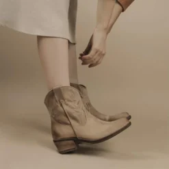 Bettsie Stone Leather 9 Bettsie Stone Leather -Moda In Pelle Sales bettsie stone leather p13478 90346 medium