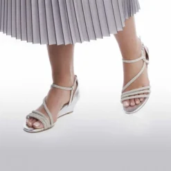 Front Page -Moda In Pelle Sales yazmina silver metallic p13024 91872 medium